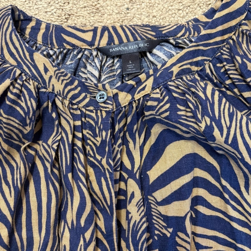 Banana Republic 100% Linen Zebra Print Women's Top - Navy and Tan Size Large - Picture 3 of 7